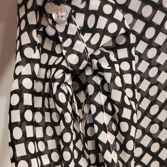 Gap Semi Sheer Black White Short Sleeve Diamond Circle Pattern Blouse Size Med - Picture 5 of 7